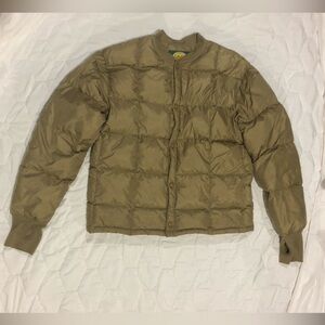 Vintage Tan Cabela’s Winterwear Puffer with Thumb Hole for Warmth